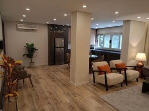 Apartament Elite | Sala d'estar | Televisor de pantalla plana