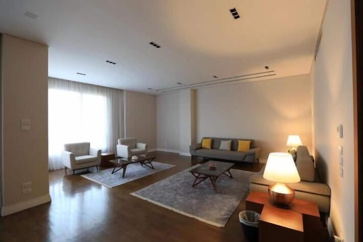 Departamento Premier | 2 habitaciones, insonorización y tabla de planchar con plancha