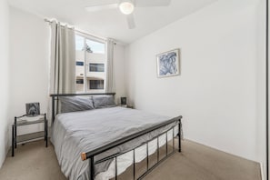 2 bedrooms, iron/ironing board, free WiFi - Headlands 12 - Coastal 2 bedroom unit located in Port Macquarie CBD (Port Macquarie)