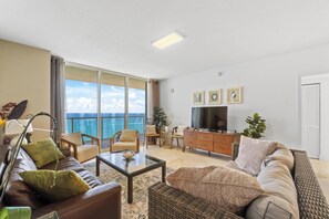 Smart TV - Exquisite Oceanfront 2-bedroom condo with wraparound balconay in Sunny Isles (Sunny Isles Beach)