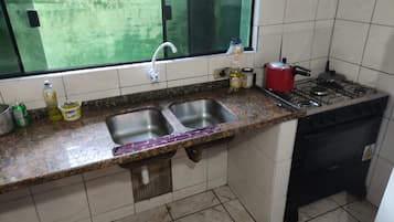 Fridge, oven, stovetop, blender