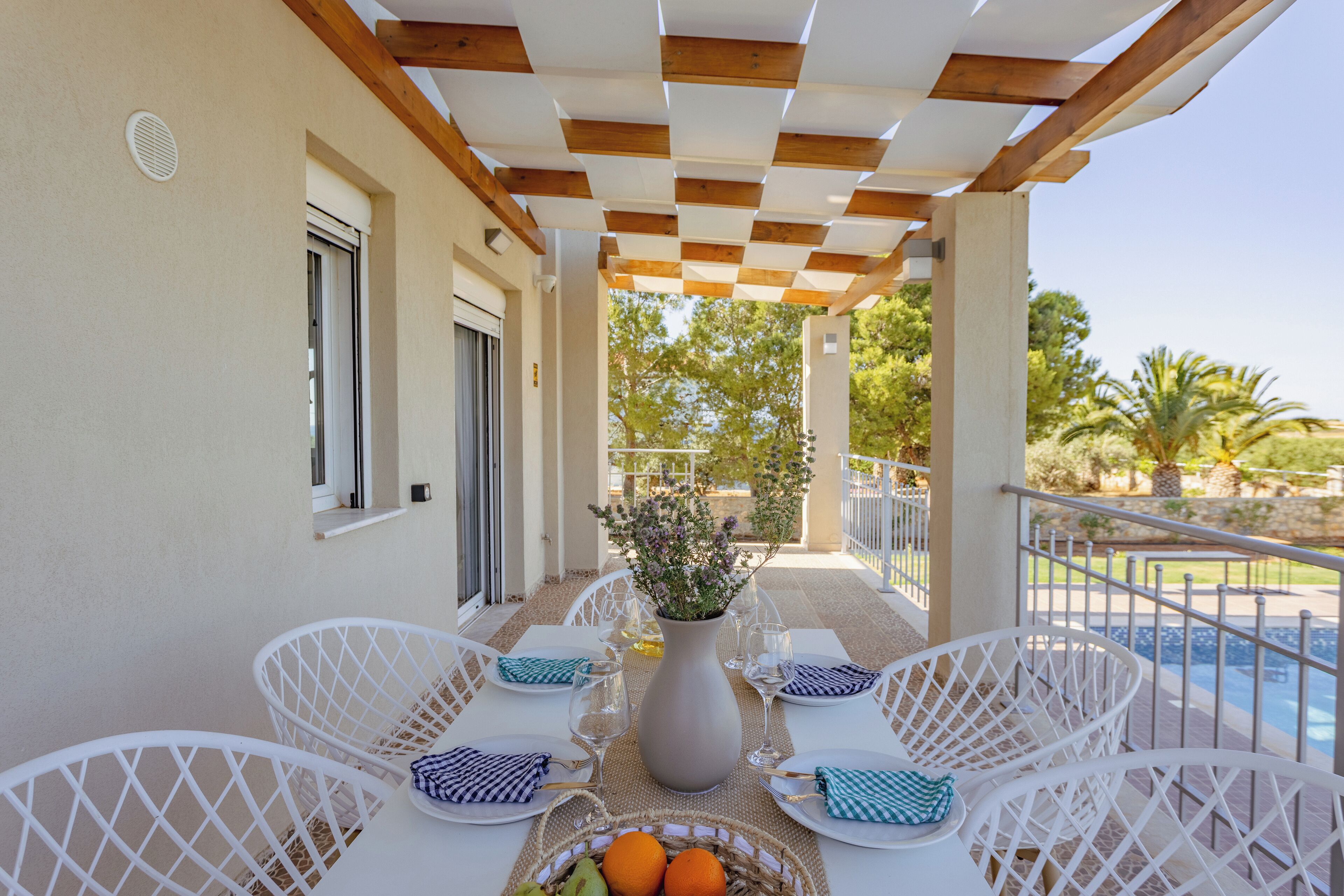 Deluxe-Villa, Terrasse, Gartenblick | Eigener Pool