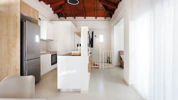 Standard Villa, Patio, Garden View | Private kitchen | Full-size fridge, microwave, oven, stovetop