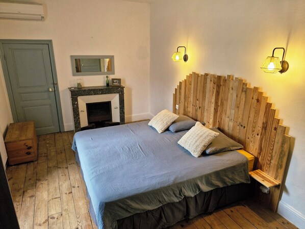 1 bedroom, iron/ironing board, travel cot, WiFi