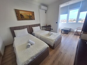 3 bedrooms, iron/ironing board, WiFi