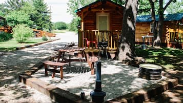 Studio | Outdoor dining