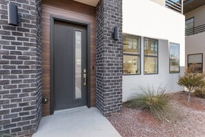 Maison mitoyenne, 4 chambres | Détail de l’extérieur