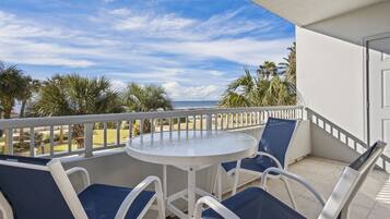 Condo, 3 Bedrooms | Property grounds