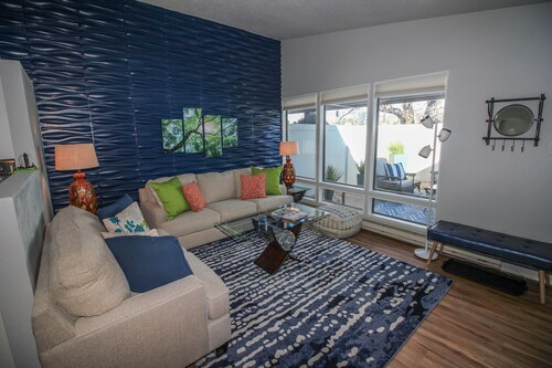 Cobalt Bungalow 1 Bedroom Condo