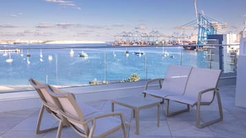 Suite Supérieure, vue mer | Terrasse/Patio