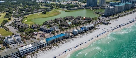 Condo, 3 habitaciones | Playa | Playa en los alrededores