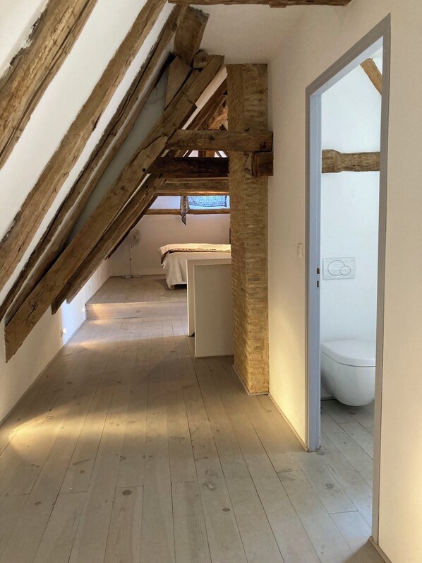 7 bedrooms, desk, iron/ironing board, travel cot - Beautiful Perigordian Falconry with private pool set among mature trees and lawn (Granges-d'Ans)