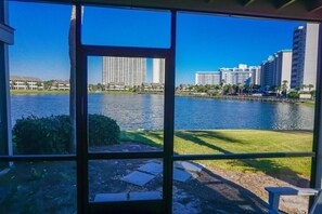 Condo, 3 phòng ngủ | Nội thất