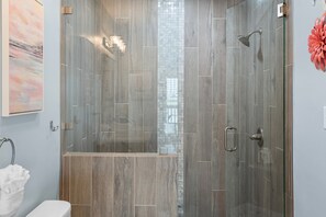 Condo, 3 Bedrooms | Bathroom | Towels, shampoo - Family Tides 107 3 Bedroom Condo (Miramar Beach)