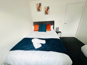 2 chambres, fer et planche Ă repasser, Wi-Fi gratuit, draps fournis