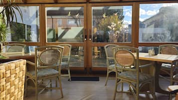 Buffet breakfast on weekends (EUR 12 per person)