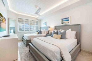 3 dormitorios, tabla de planchar con plancha, cuna de viaje