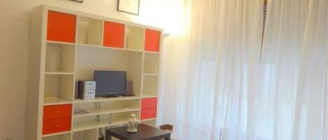 Desk, iron/ironing board, travel crib, WiFi