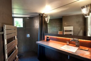 Shower, hair dryer, towels, soap - Villa With Private Pool, Sea Views And Mountains Views (Saint-Jeannet)
