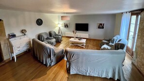 TV, table football - Charming house for 14, pool and indoor hottub (Mauzac-et-Grand-Castang)