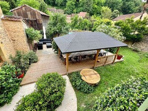 Outdoor dining - Charming house for 14, pool and indoor hottub (Mauzac-et-Grand-Castang)