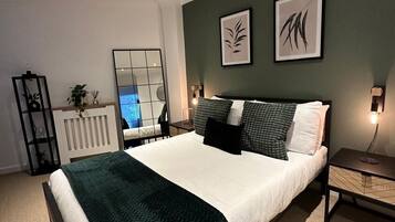 1 slaapkamer, een strijkplank/strijkijzer, wifi, beddengoed