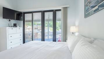 2 bedrooms, iron/ironing board, travel crib, free WiFi