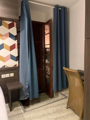 舒适双人房 | 办公桌、免费 WiFi