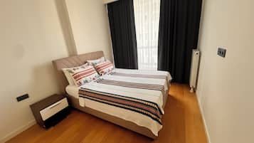 2 chambres, fer et planche à repasser, Wi-Fi, draps fournis