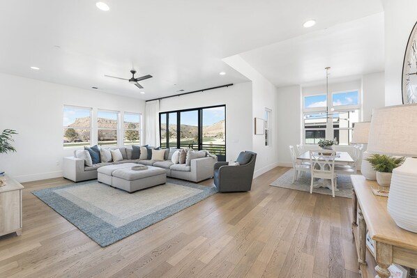 TV, books - Villa #22 Bloomington Country Club: Pool, Golf, Restaurant (St. George)