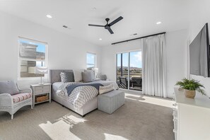 3 chambres, bureau, fer et planche à repasser, lit parapluie