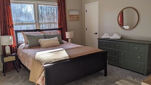 3 bedrooms, iron/ironing board, WiFi, bed sheets