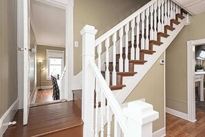 Interior - Downtown Villa 4BR 2BA Home Oceanside by Beach (Ocean City)