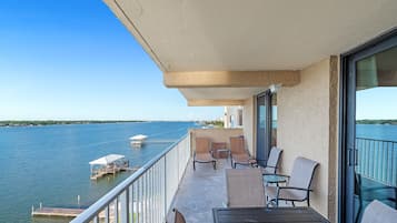 Deluxe Condo, 2 Bedrooms, Non Smoking, Lagoon View | Balcony