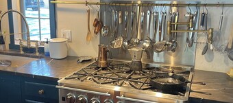 Charming 1840s 4-bedroom house with AC and WiFi in marvelous Upper Saddle River