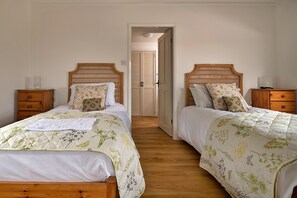 3 chambres, fer et planche à repasser, Wi-Fi gratuit, draps fournis