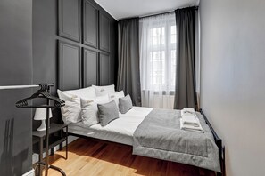 Familieleilighet, byutsikt | 2 soverom, allergitestet sengetøy og individuelt dekorert