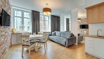 2 bedrooms, hypo-allergenic bedding, individually decorated