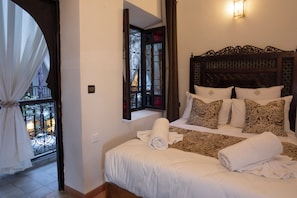Comfort Double Room | 1 bedroom, in-room safe, blackout curtains, iron/ironing board
