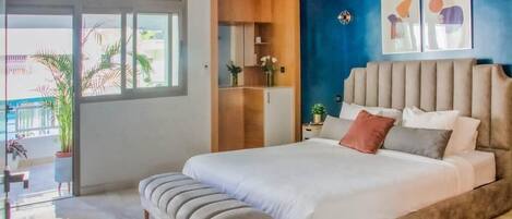 3 habitaciones, tabla de planchar con plancha, wifi y ropa de cama