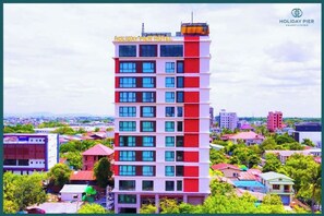 Exterior - Holiday Pier Hotel (Mandalay)