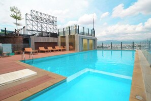 Unclassified image, 4 of 38, button - Holiday Pier Hotel (Mandalay)
