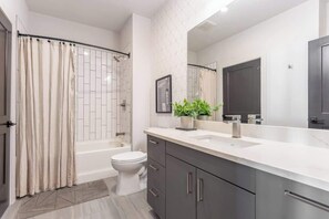 Hårtørrer, håndklæder