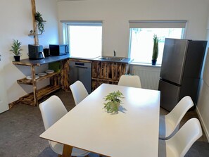 大冰箱、微波炉、炉灶、洗碗机