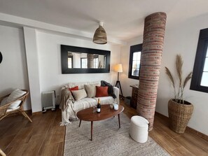 Leilighet, 2 soverom, røyk, terrasse | Oppholdsrom