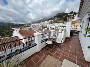 Appartement, 2 chambres, fumeur, terrasse | Restauration en plein air