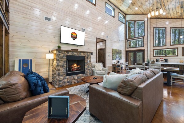 Tv, eldstad, tv-spel och bordsfotboll