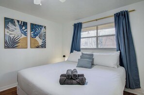 3 bedrooms, WiFi, bed sheets - Heart of Houston - 3-BD Apartment (30+ Nights) (Houston)