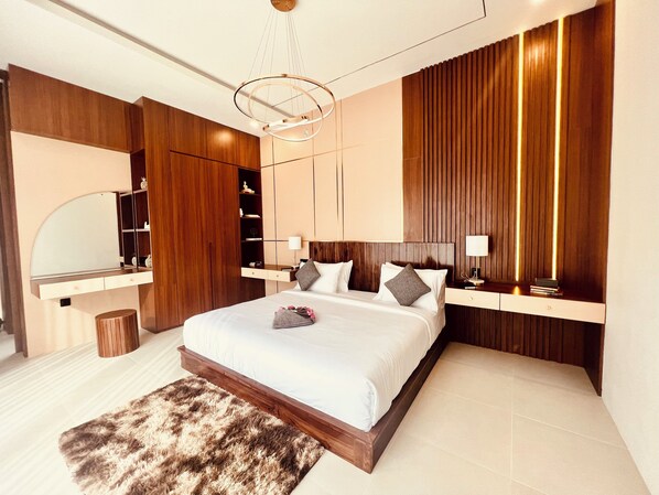 1 bedroom, desk, WiFi, bed sheets