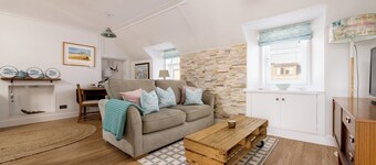 Fisherman's Rest - seaside getaway - beaches - golf - 5 mins walk to sea